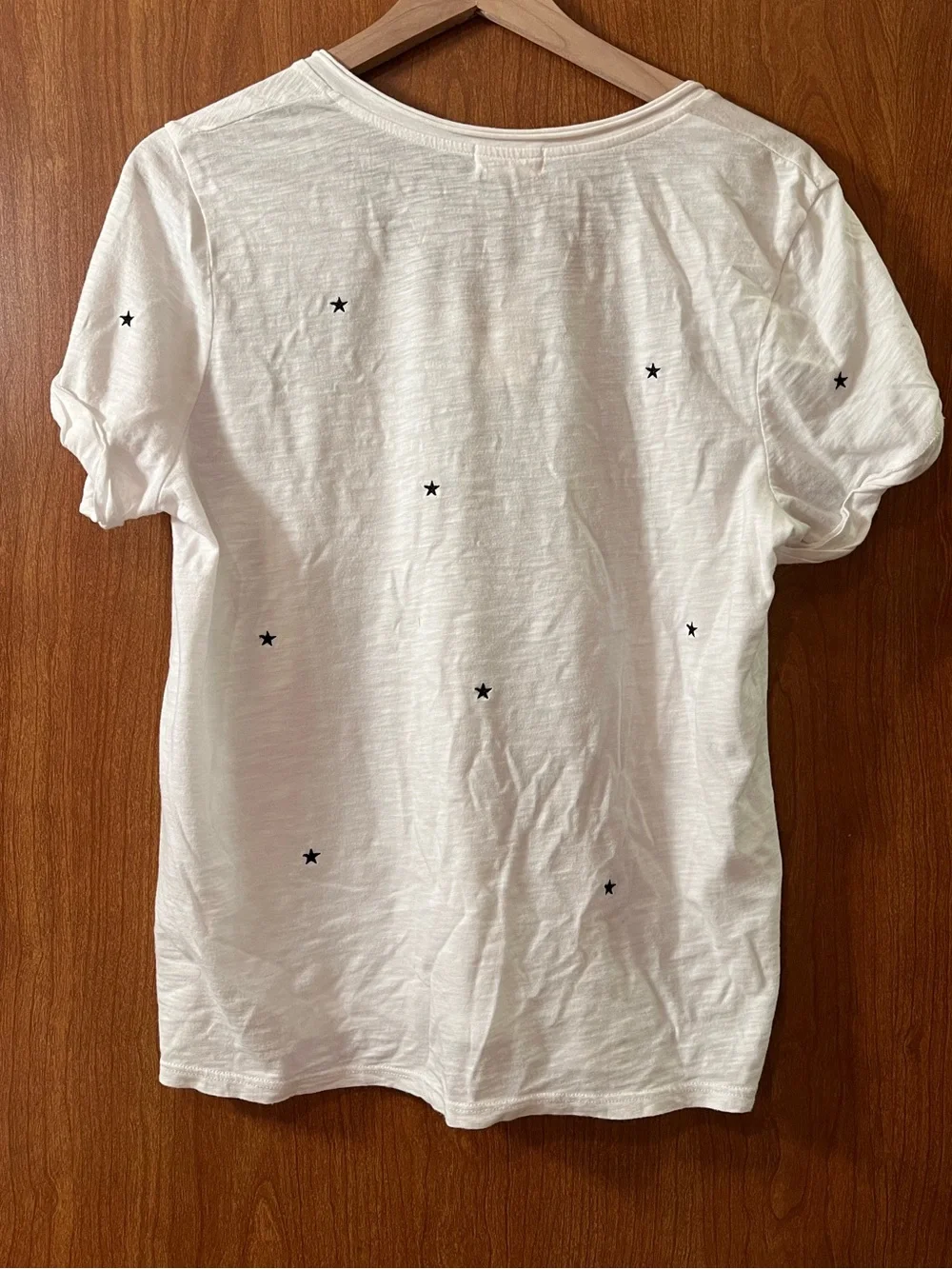Anthropologie T.LA White V-Neck T-Shirt with Black Stars - NWT - Medium - Picture 10 of 16